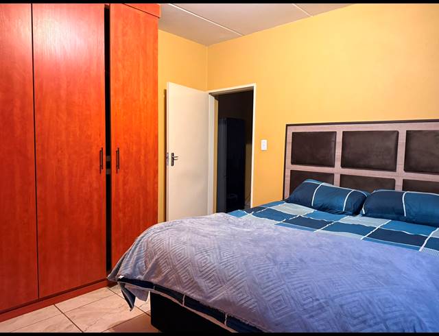 2 BEDROOM APARTMENT FOR SALE IN WATERVAL EAST